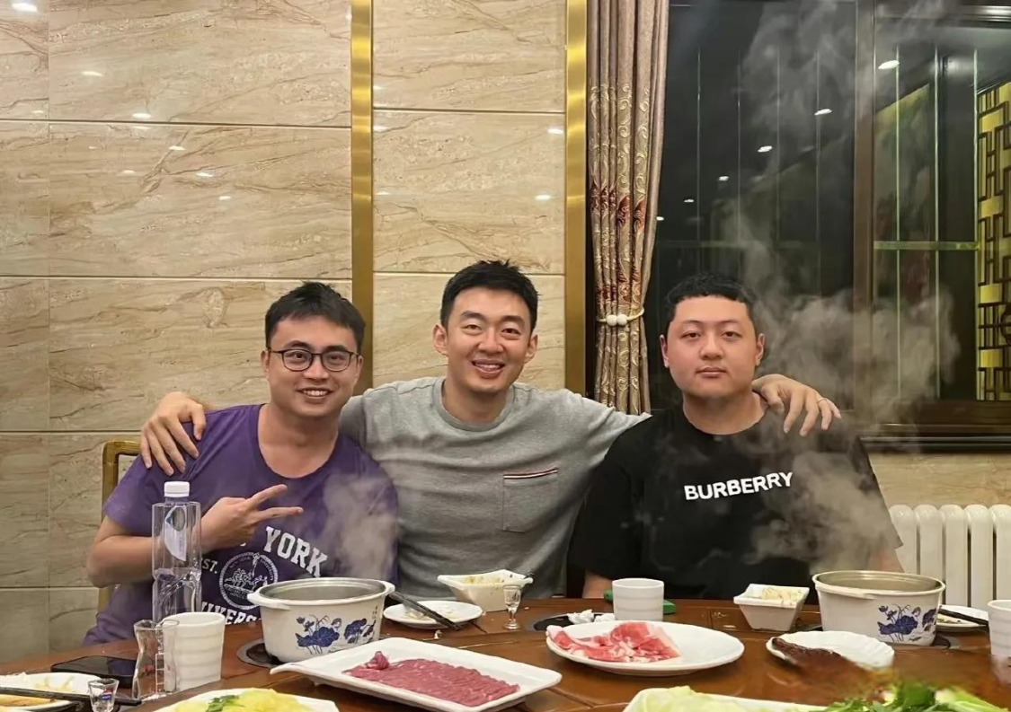 九游体育-刘家成接班人？多次狮子大开口全砸手里，球迷：卖人都卖不明白
